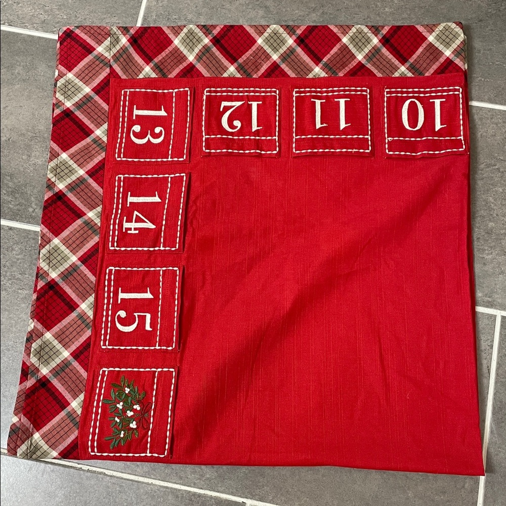 Pottery Barn ADVENT CALENDAR TABLE THROW - Picture 6 of 9